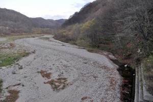2011-11-10・加工済・厚沢部川支流古佐内川・水が無くなっていた・DSC_0242